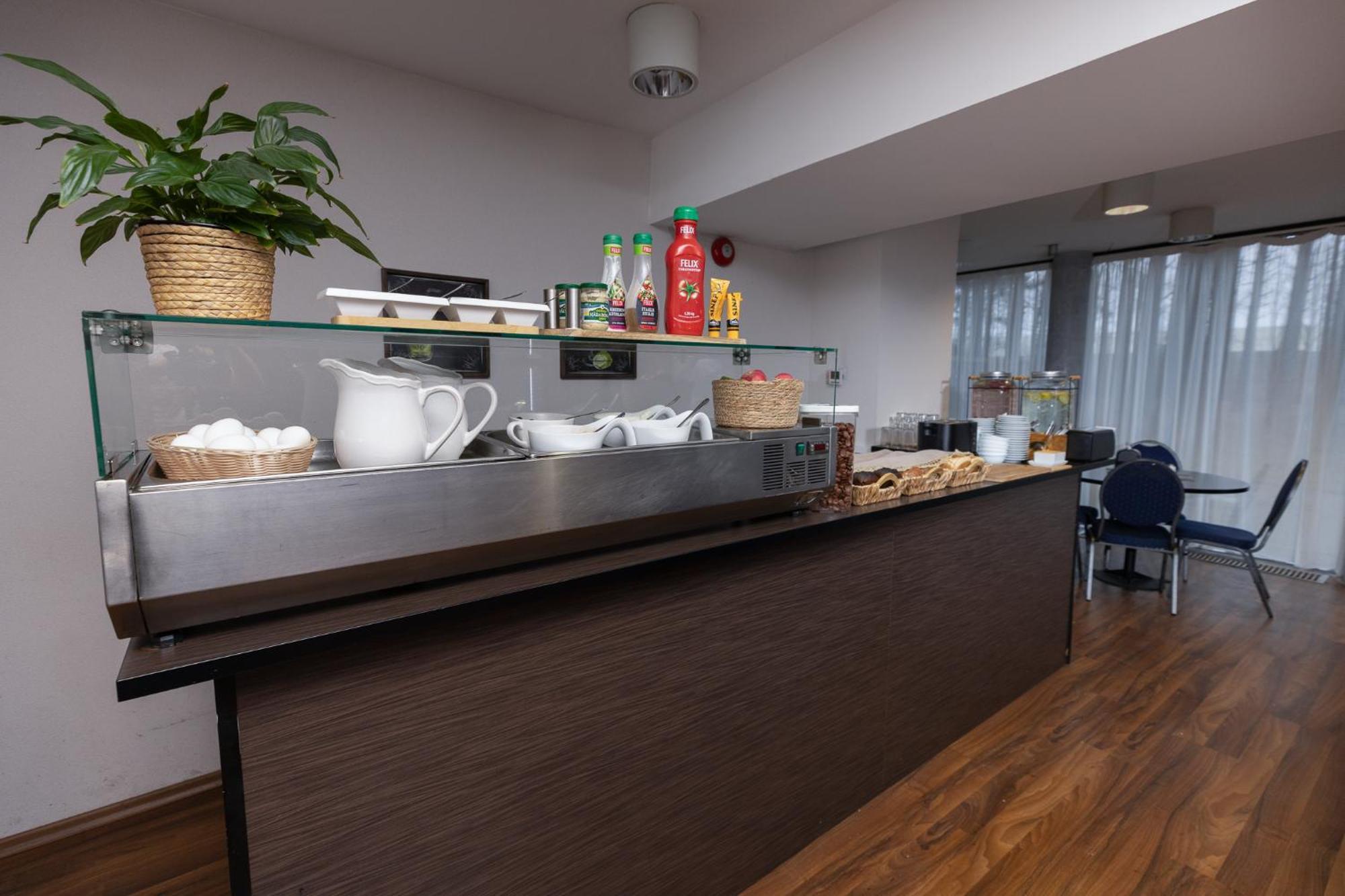 Peoleo Hotell Laagri Extérieur photo